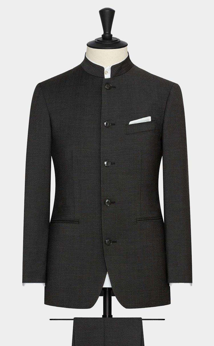 Een donkergrijs Nehru trouwkostuum.