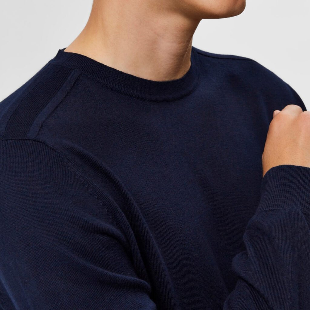 Pull Van Selected In Het Blauw In Model 16074682 Slhberg Crew Neck B Noos