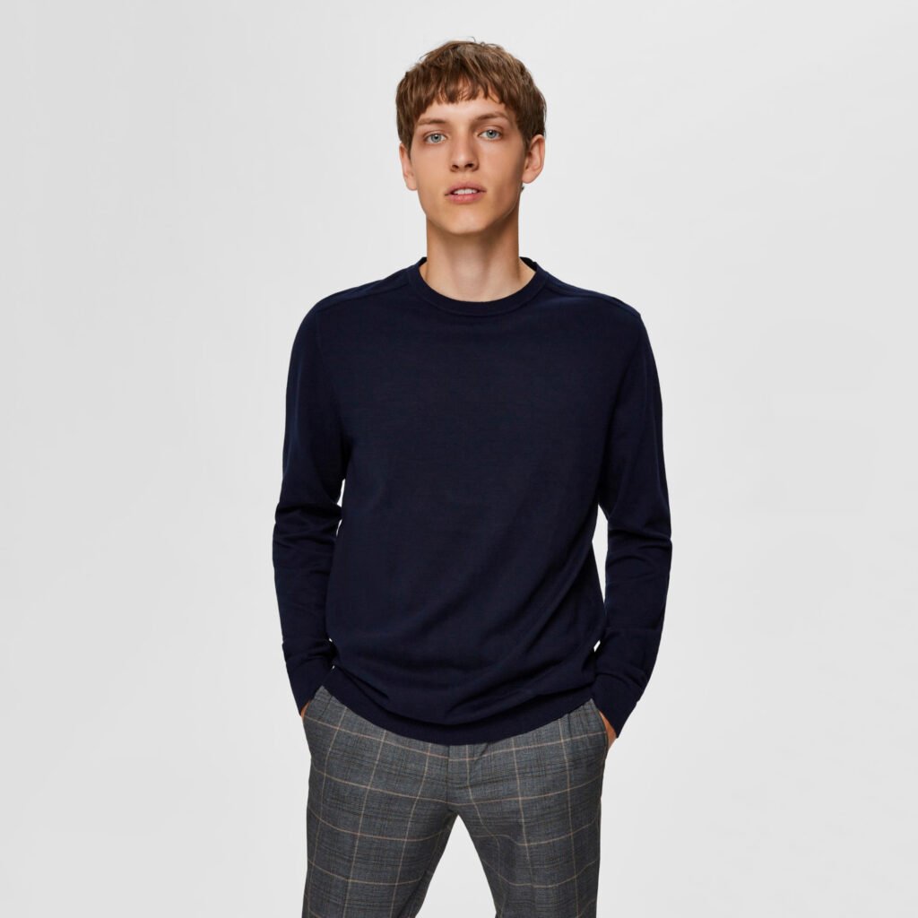 Pull Van Selected In Het Blauw In Model 16074682 Slhberg Crew Neck B Noos