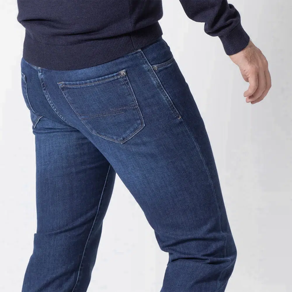 Jeans Van Zilton In Het Blauw In Model Donkerblauwe Jeans Met Regular Fit En Een Tijdloze, Moderne Uitstraling.