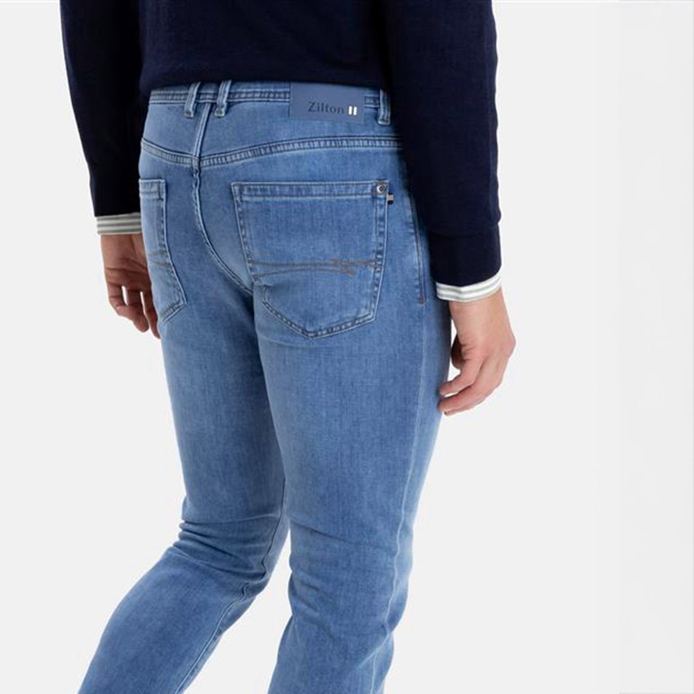 Jeans Van Zilton In Het Blauw In Model Lichtblauwe Jeans Met Regular Fit En Een Casual, Moderne Uitstraling.