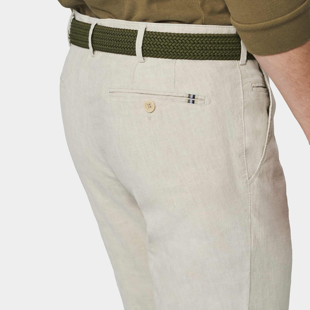 Chino Van Meyer In Het Beige In Model