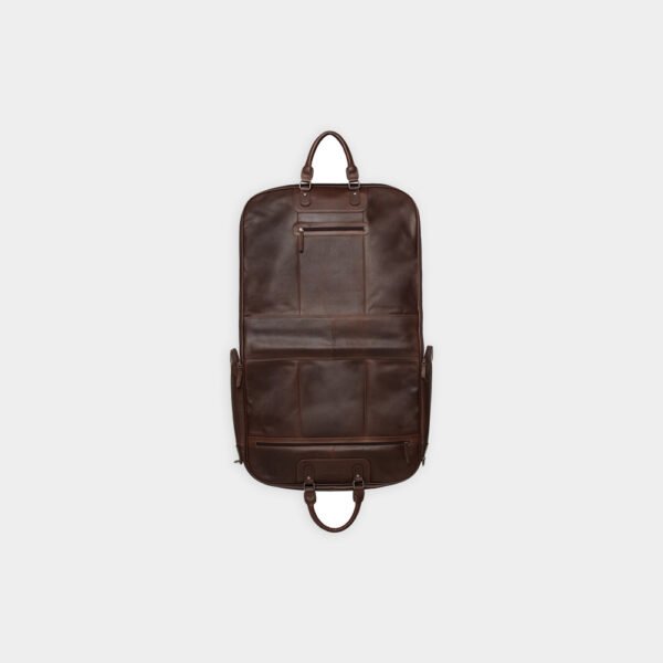 Kledinghoes Van The Chesterfield Brand In Het Bruin In Model