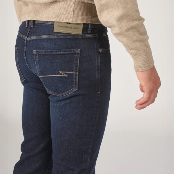 Jeans Van Zilton In Het Blauw In Model Donkerblauwe Jeans Met Regular Fit En Moderne, Stijlvolle Uitstraling.