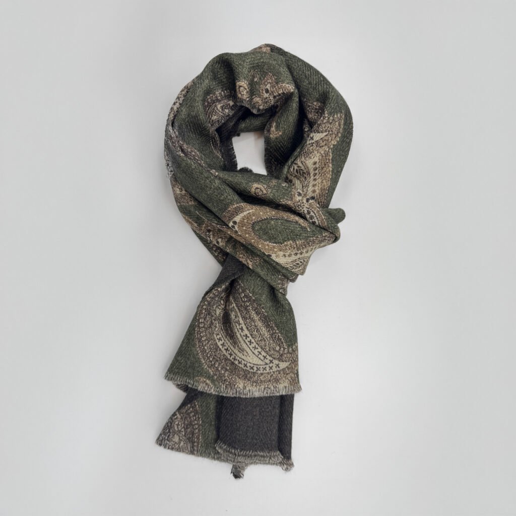 Sjaals Van Gierremilano In Het Groen In Model Paisley Sjaal In 100% Wol