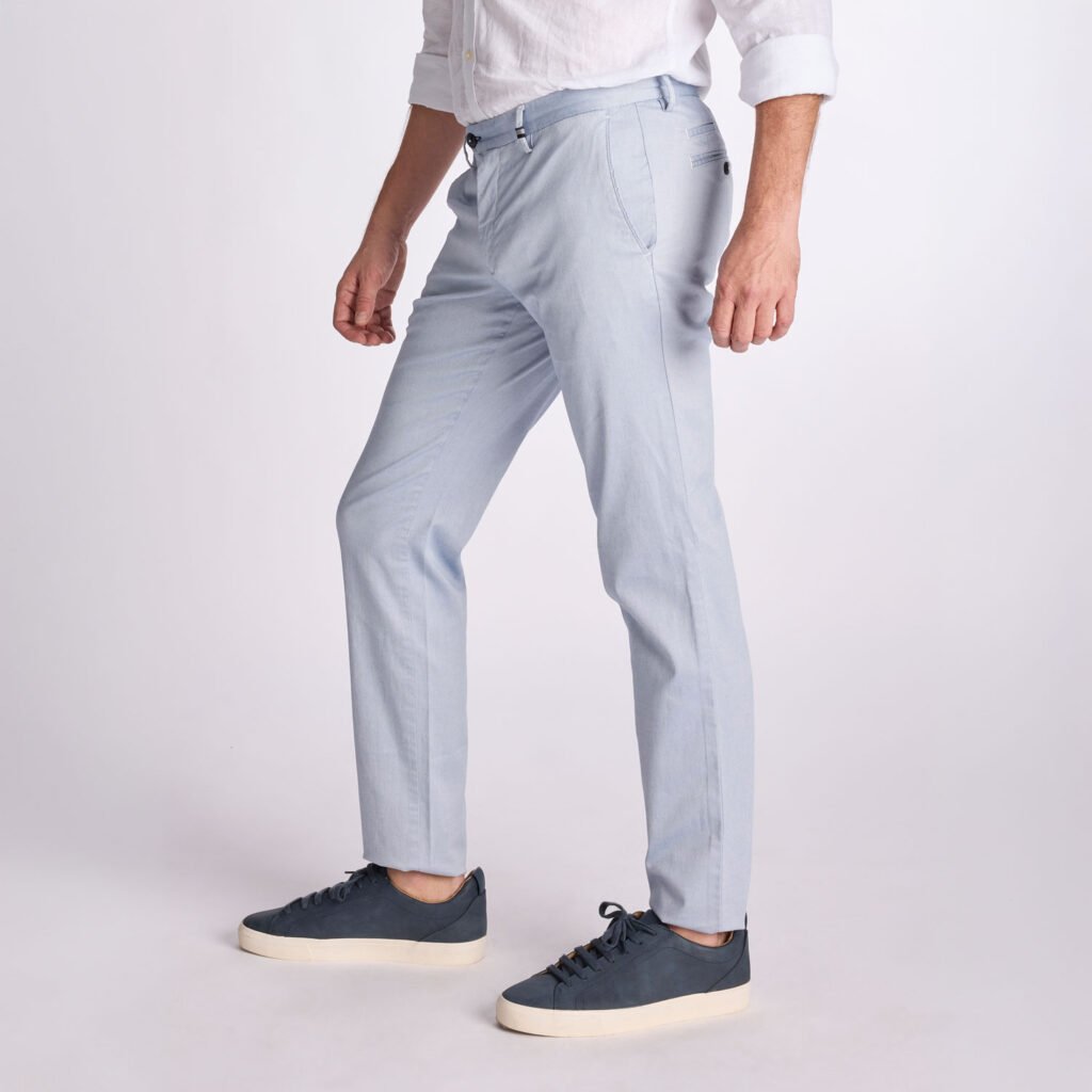 Chino Van Zilton In Het Blauw In Model Magnus