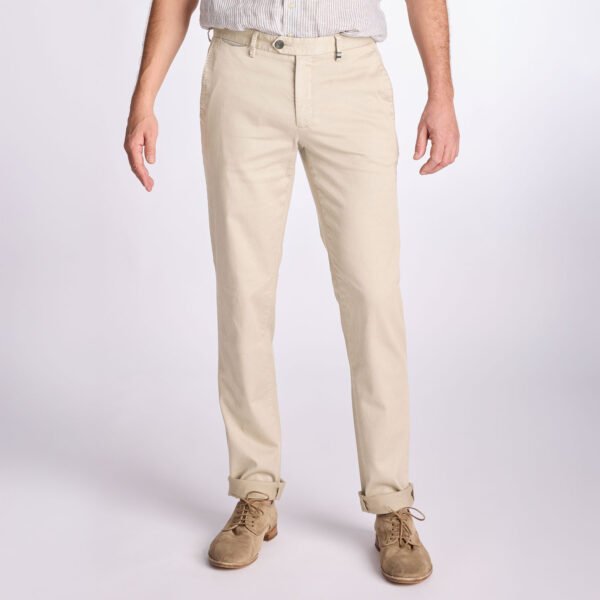 Chino Van Zilton In Het Beige In Model Magnus