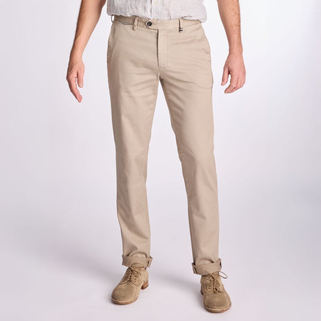 Chino Van Zilton In Het Beige In Model Magnus